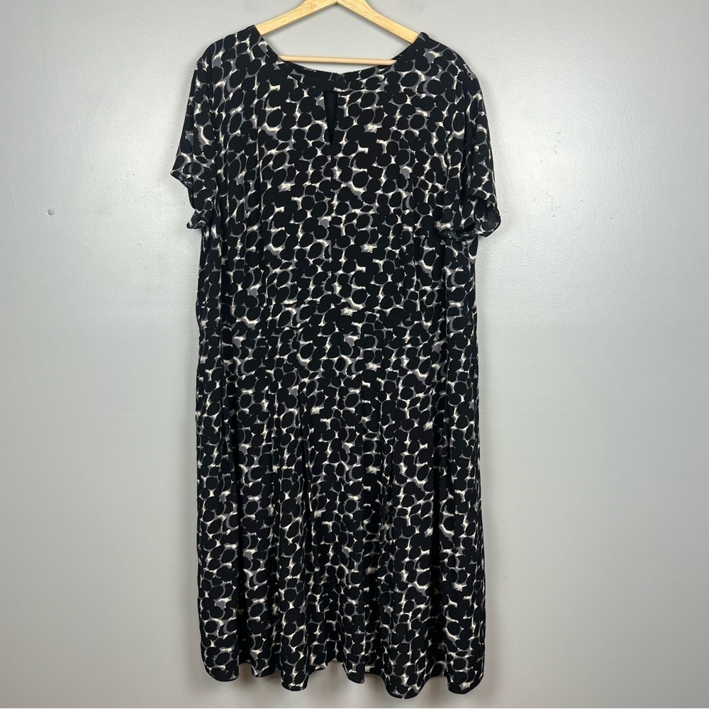 Talbots black gray & white short sleeve pleated midi dress, 20W.